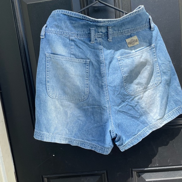 Denim Republic Denim shorts.size juniors 13/14. - Picture 5 of 8